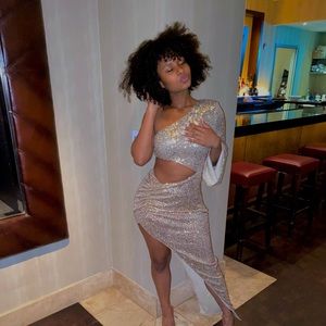 Fashion Nova Golden sparkly off the shoulder dress. worn once.